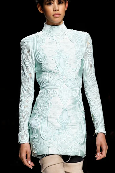 Look 25
